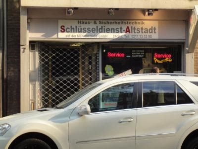 Schlüsseldienst für den Austausch von Schlössern in der Altstadt Düsseldorf